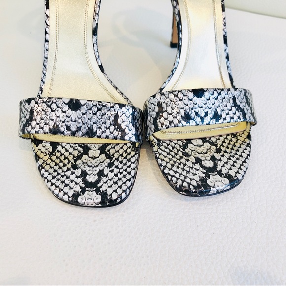 ⭕️SOLD⭕️NIB Céline Signature Sandals - Picture 2 of 8